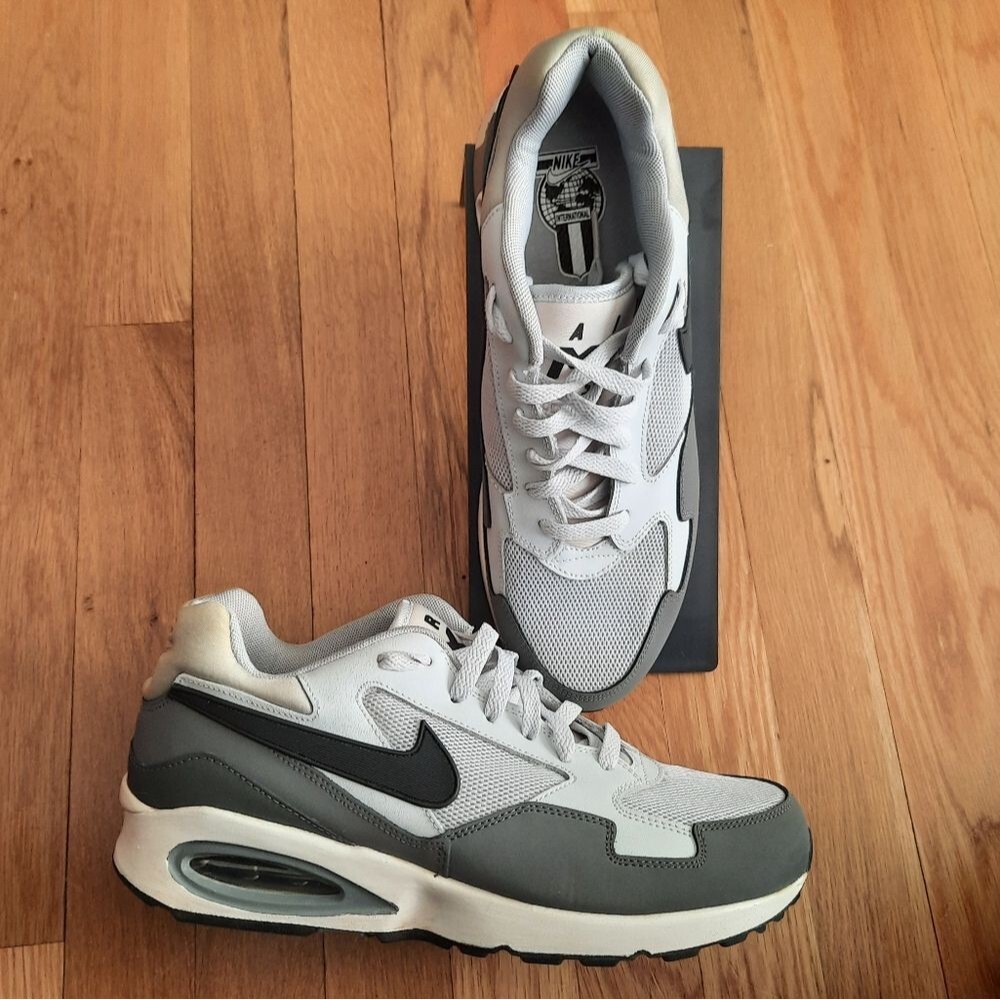 NEW Nike Air Max ST International Pure Platinum Gray Shoes 652976-002 Size 9.5 - Picture 2 of 12